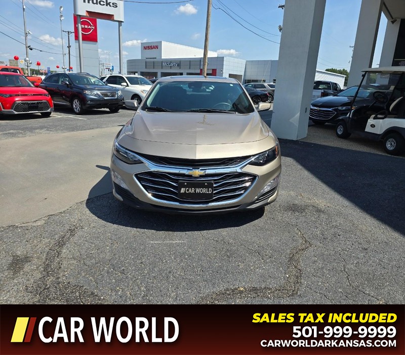 Chevrolet Malibu Vehicle Full-screen Gallery Image 2