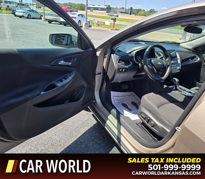 Chevrolet Malibu Vehicle Full-screen Gallery Image 7