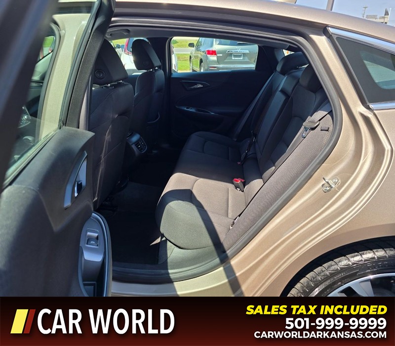 Chevrolet Malibu Vehicle Full-screen Gallery Image 10