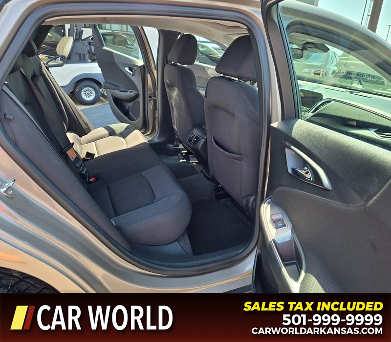 Chevrolet Malibu Vehicle Full-screen Gallery Image 12