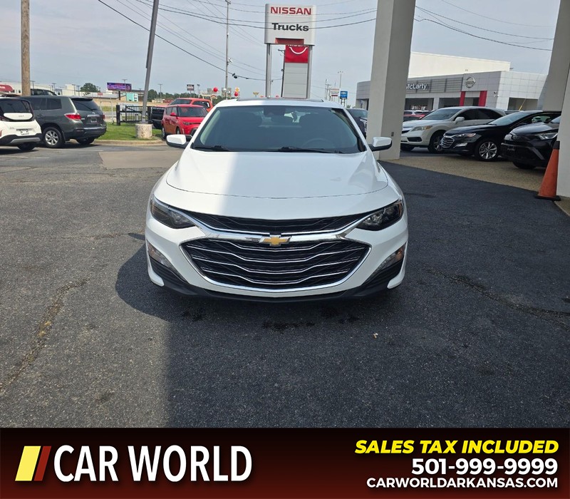 Chevrolet Malibu Vehicle Full-screen Gallery Image 2