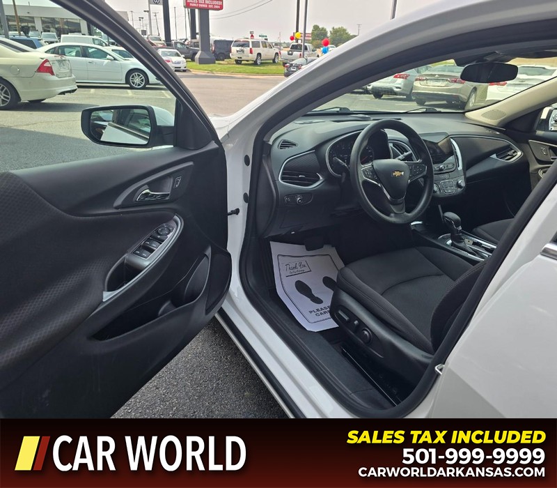 Chevrolet Malibu Vehicle Full-screen Gallery Image 7