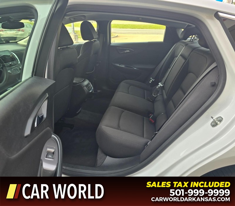 Chevrolet Malibu Vehicle Full-screen Gallery Image 10