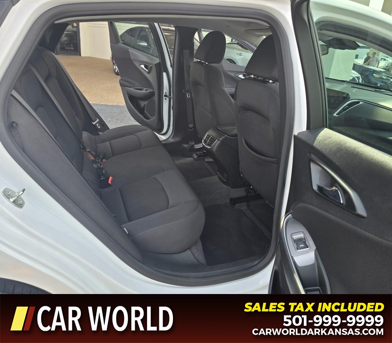 Chevrolet Malibu Vehicle Full-screen Gallery Image 12