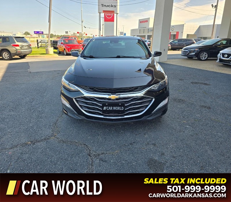 Chevrolet Malibu Vehicle Full-screen Gallery Image 2