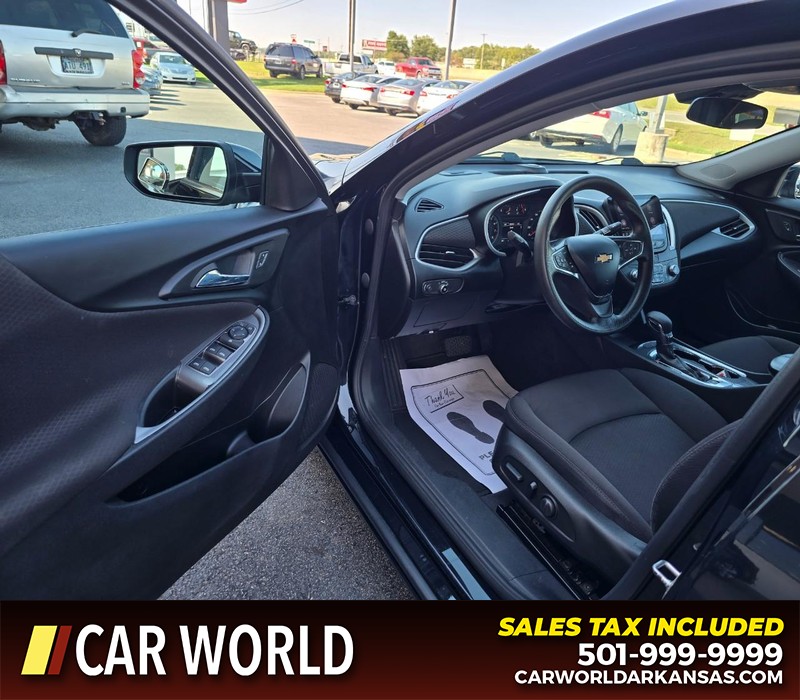 Chevrolet Malibu Vehicle Full-screen Gallery Image 7