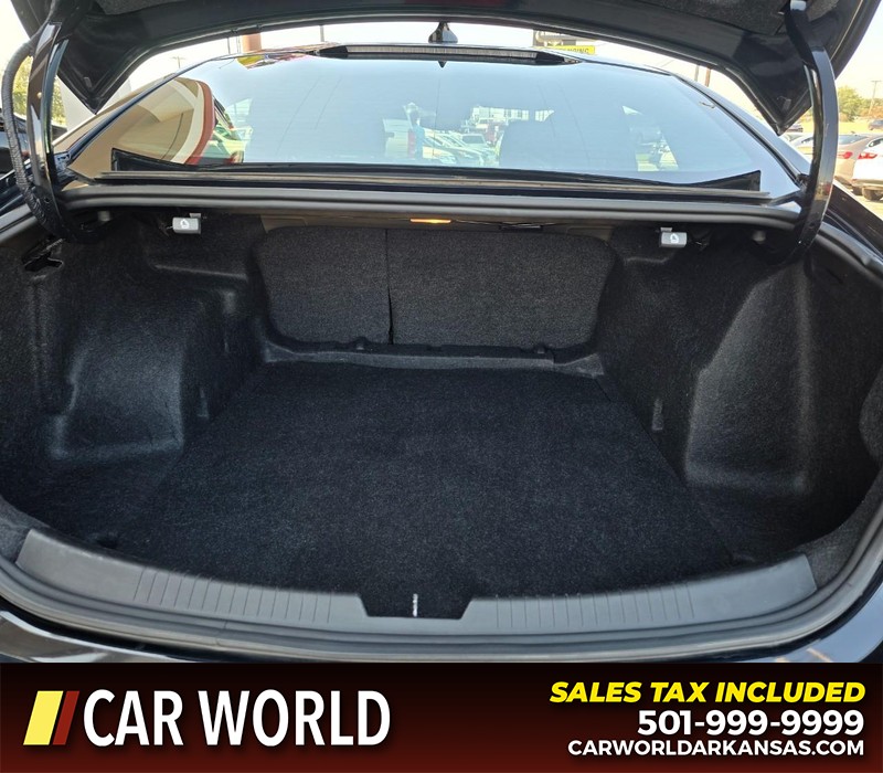 Chevrolet Malibu Vehicle Full-screen Gallery Image 13