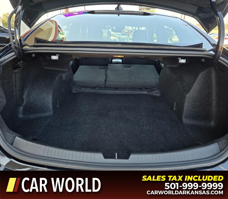 Chevrolet Malibu Vehicle Full-screen Gallery Image 14