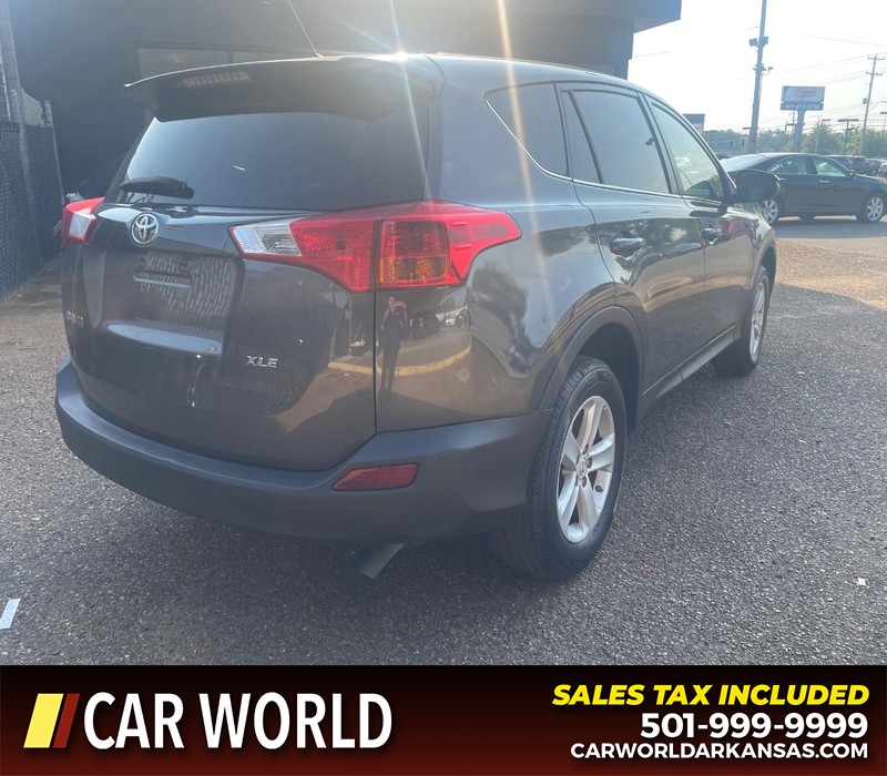 Toyota RAV4 Vehicle Full-screen Gallery Image 3