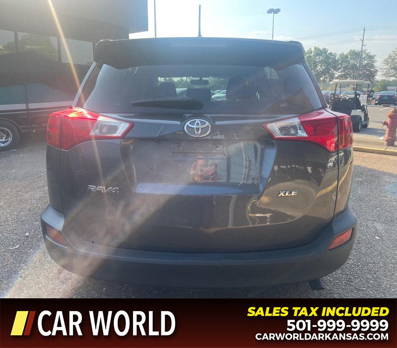 Toyota RAV4 Vehicle Full-screen Gallery Image 4