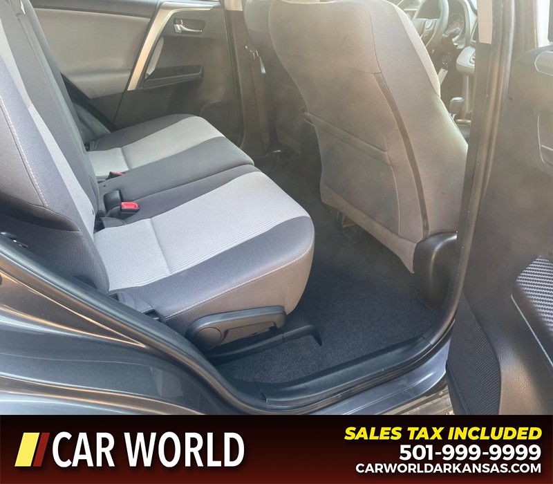 Toyota RAV4 Vehicle Full-screen Gallery Image 7