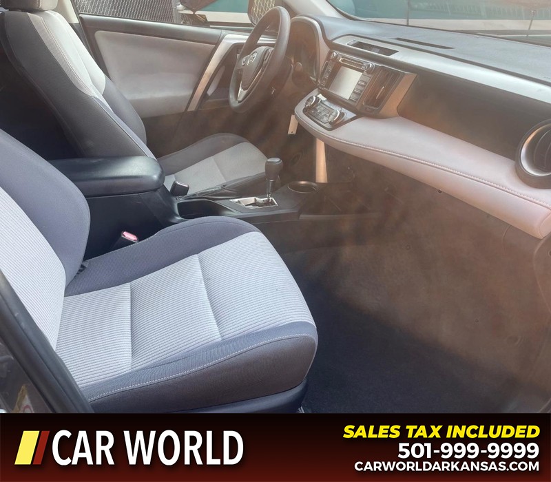 Toyota RAV4 Vehicle Full-screen Gallery Image 8