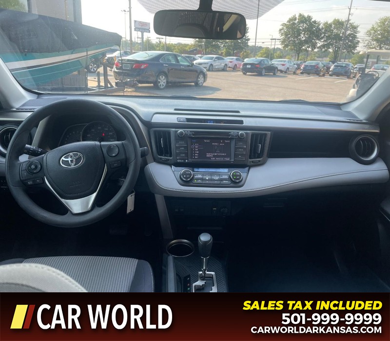 Toyota RAV4 Vehicle Full-screen Gallery Image 11