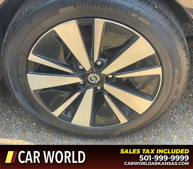 Nissan Altima Vehicle Full-screen Gallery Image 15