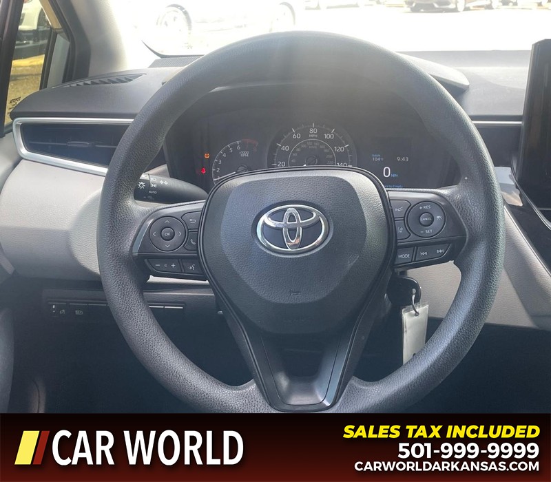 Toyota Corolla Vehicle Full-screen Gallery Image 13