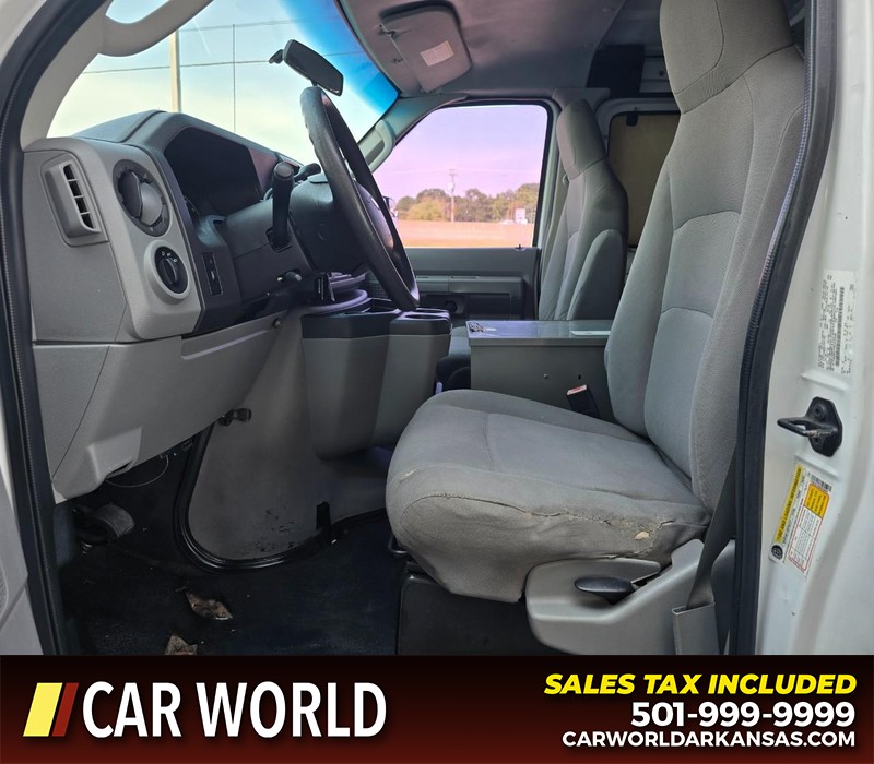 Ford Econoline Cargo Van Vehicle Full-screen Gallery Image 7