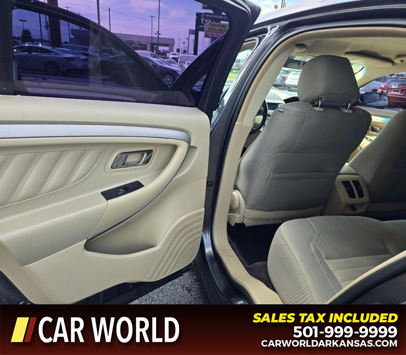 Ford Taurus Vehicle Full-screen Gallery Image 9