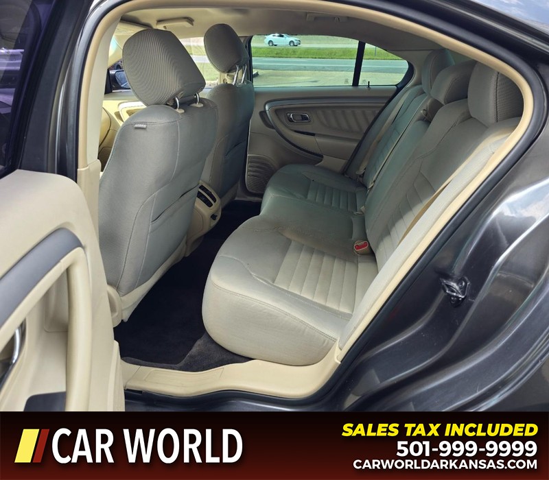 Ford Taurus Vehicle Full-screen Gallery Image 10