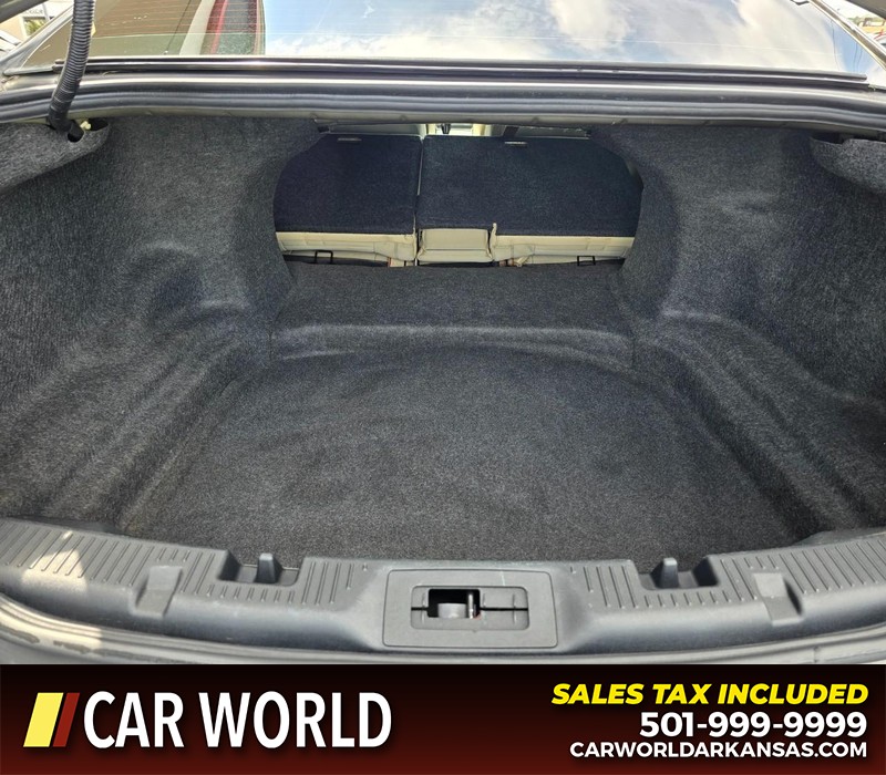 Ford Taurus Vehicle Full-screen Gallery Image 14