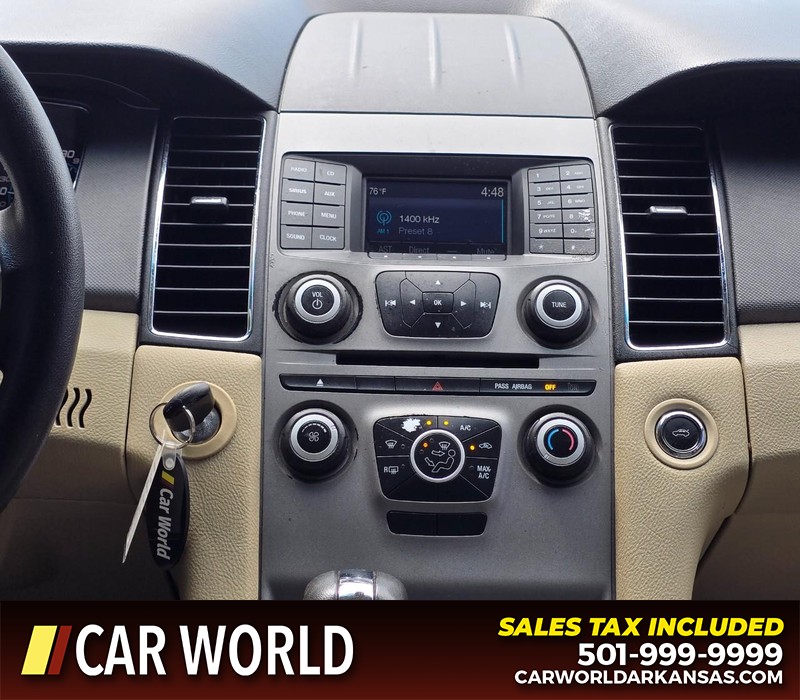 Ford Taurus Vehicle Full-screen Gallery Image 18