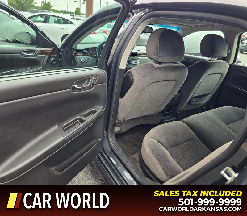 Chevrolet Impala Vehicle Full-screen Gallery Image 9