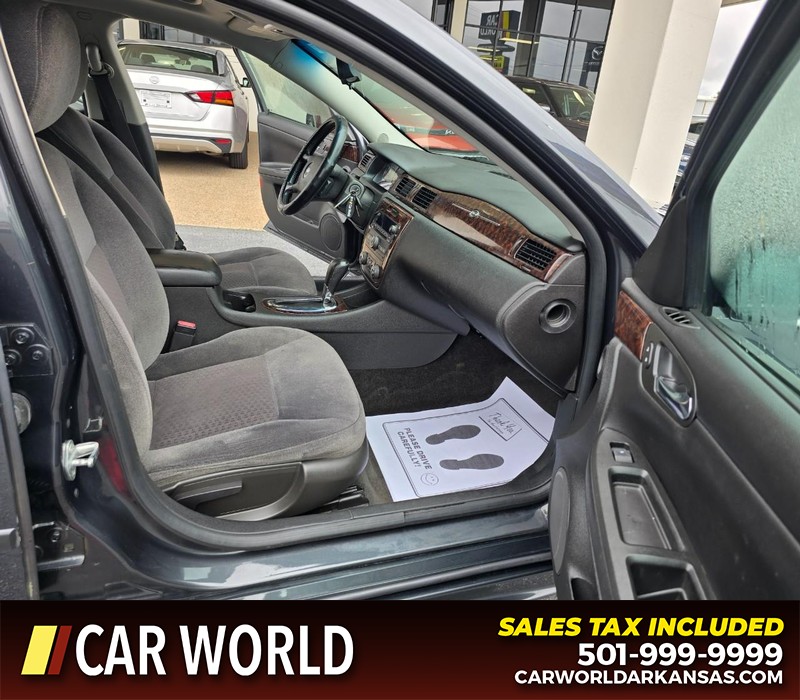 Chevrolet Impala Vehicle Full-screen Gallery Image 11