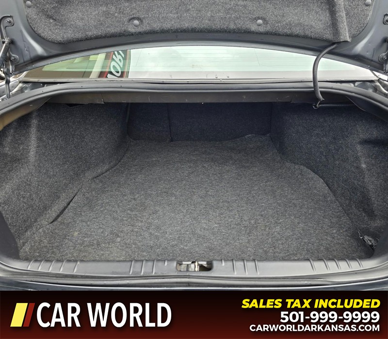 Chevrolet Impala Vehicle Full-screen Gallery Image 13