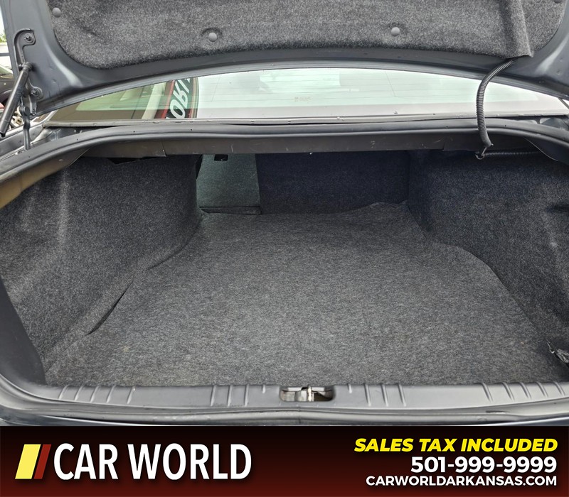 Chevrolet Impala Vehicle Full-screen Gallery Image 14