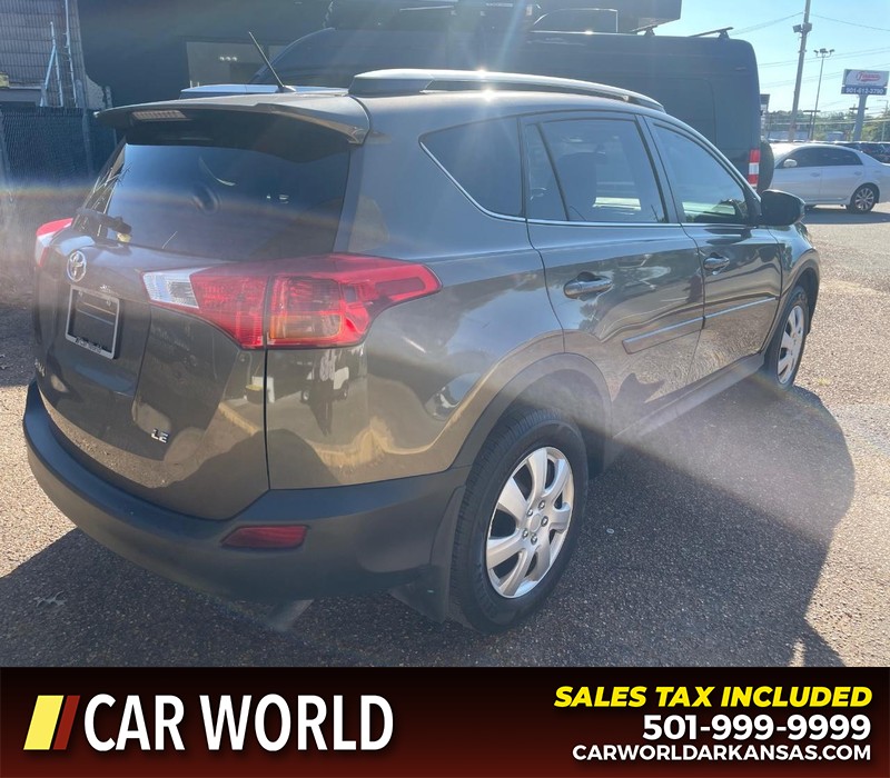 Toyota RAV4 Vehicle Full-screen Gallery Image 3