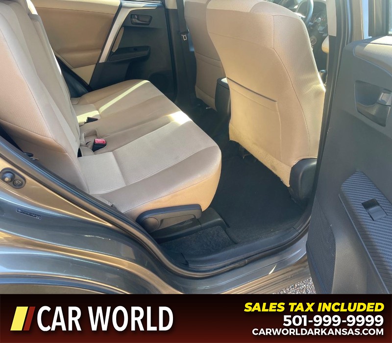 Toyota RAV4 Vehicle Full-screen Gallery Image 8