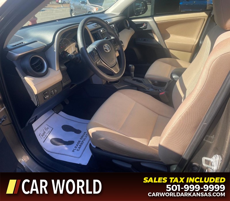 Toyota RAV4 Vehicle Full-screen Gallery Image 11