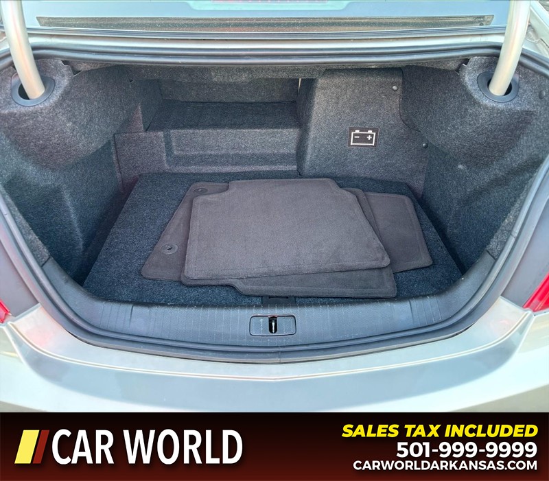 Acura MDX Vehicle Full-screen Gallery Image 5