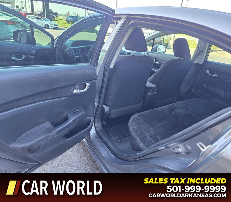 Honda Civic Sedan Vehicle Full-screen Gallery Image 9