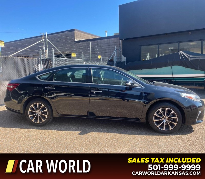 Toyota Avalon Vehicle Full-screen Gallery Image 2