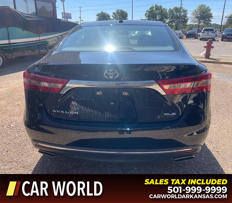 Toyota Avalon Vehicle Full-screen Gallery Image 4