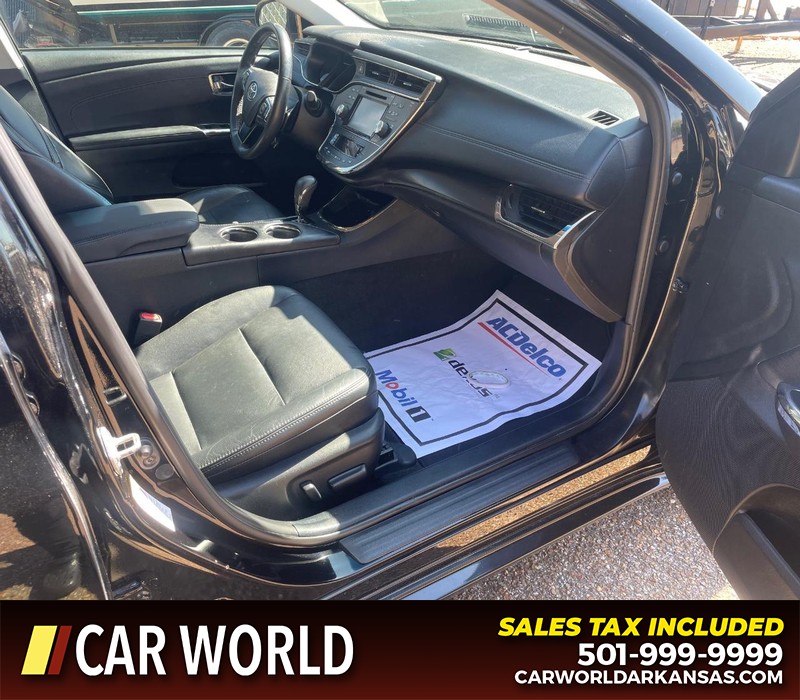 Toyota Avalon Vehicle Full-screen Gallery Image 7