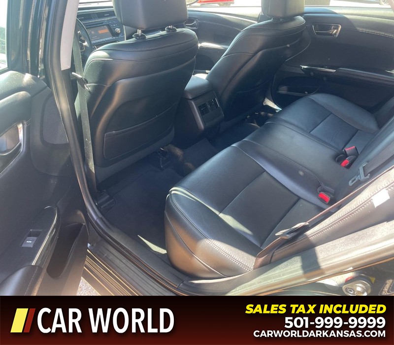 Toyota Avalon Vehicle Full-screen Gallery Image 9