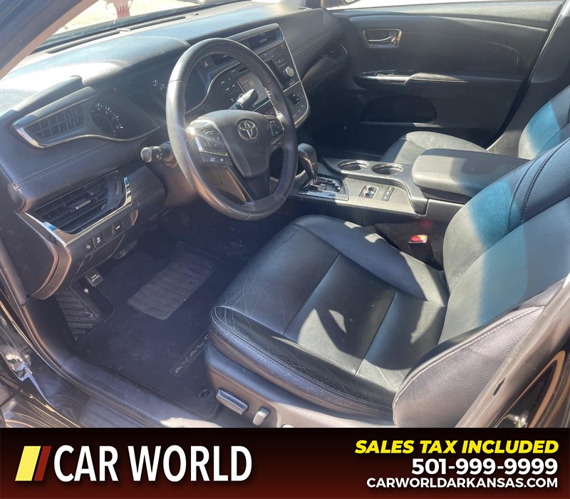 Toyota Avalon Vehicle Full-screen Gallery Image 10