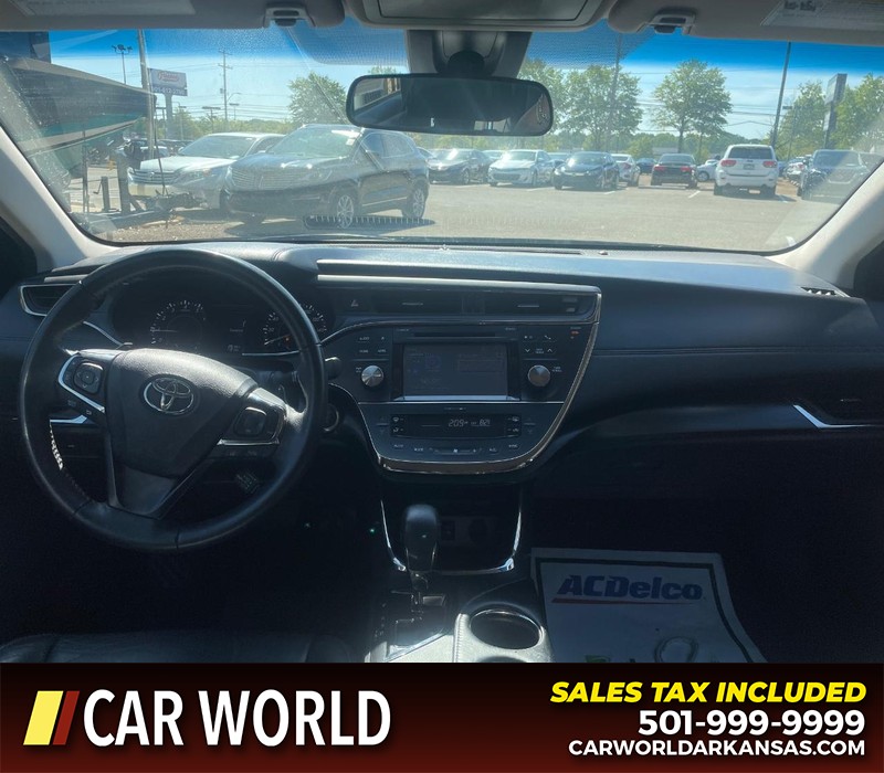 Toyota Avalon Vehicle Full-screen Gallery Image 11