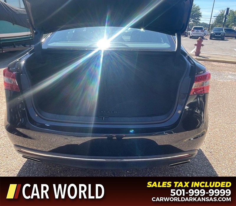 Toyota Avalon Vehicle Full-screen Gallery Image 15