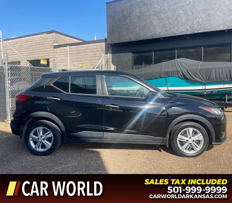 Nissan Kicks Vehicle Full-screen Gallery Image 2