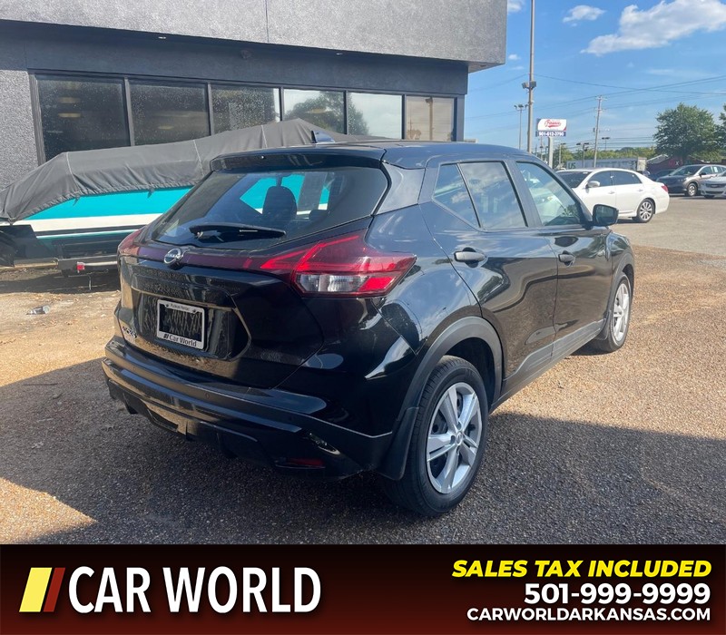 Nissan Kicks Vehicle Full-screen Gallery Image 3