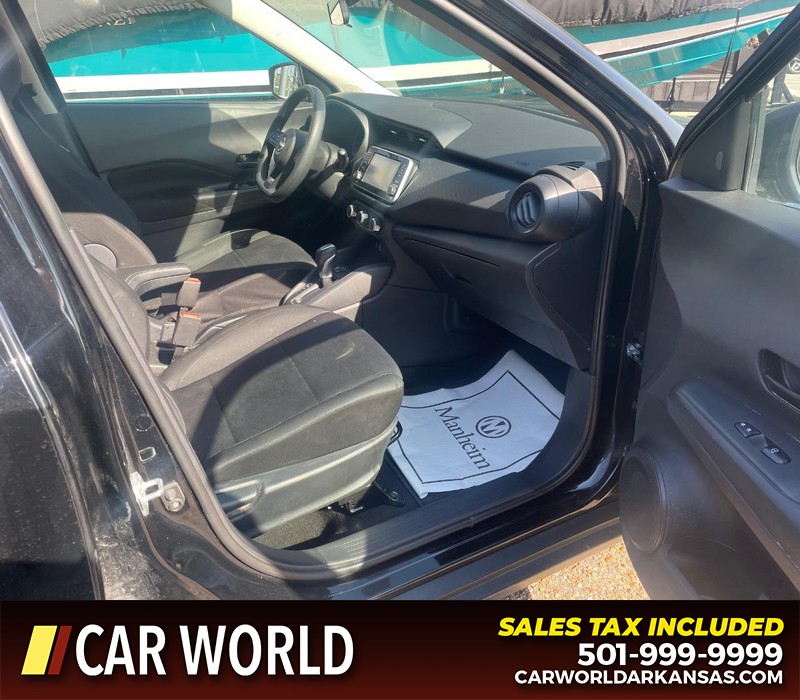 Nissan Kicks Vehicle Full-screen Gallery Image 8