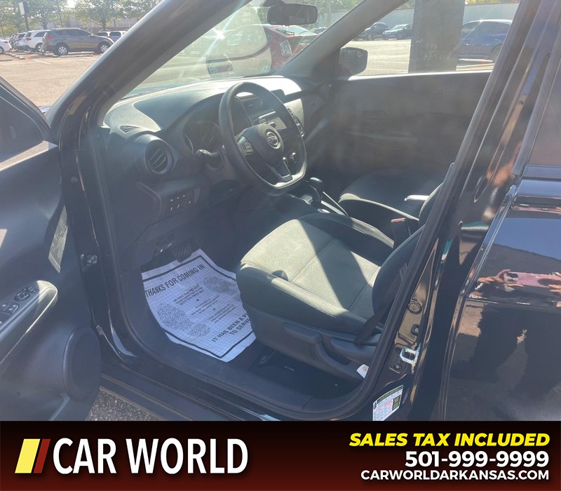 Nissan Kicks Vehicle Full-screen Gallery Image 11