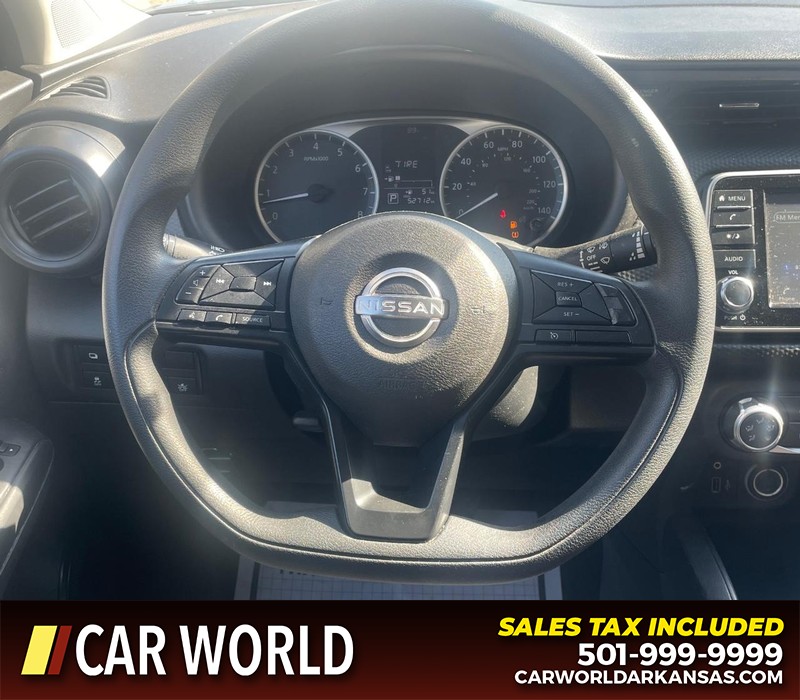 Nissan Kicks Vehicle Full-screen Gallery Image 13