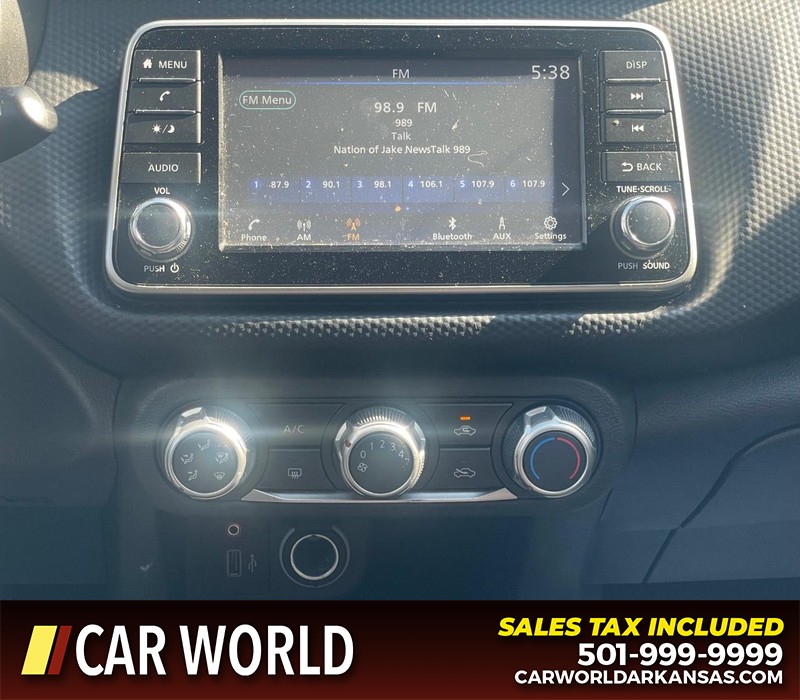 Nissan Kicks Vehicle Full-screen Gallery Image 14