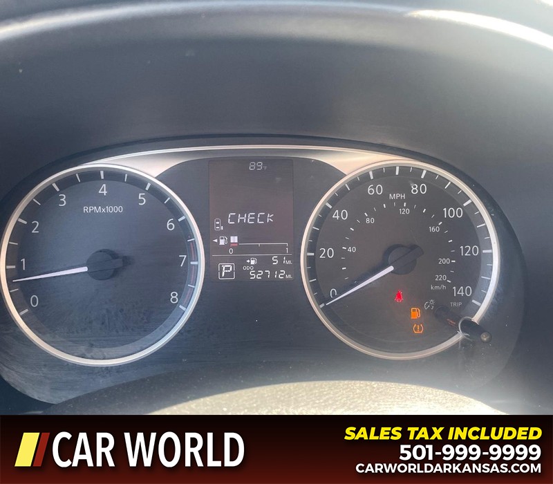 Nissan Kicks Vehicle Full-screen Gallery Image 15