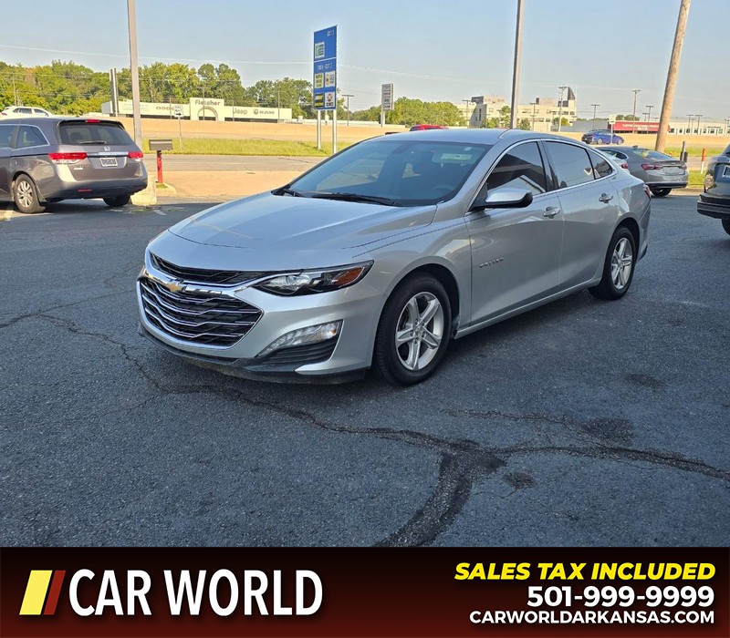 Chevrolet Malibu Vehicle Full-screen Gallery Image 3