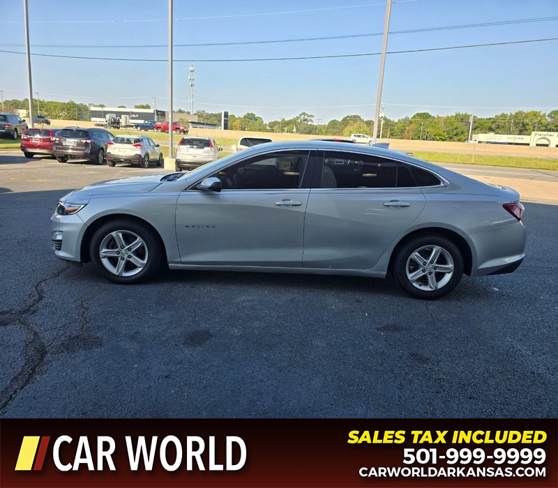 Chevrolet Malibu Vehicle Full-screen Gallery Image 4