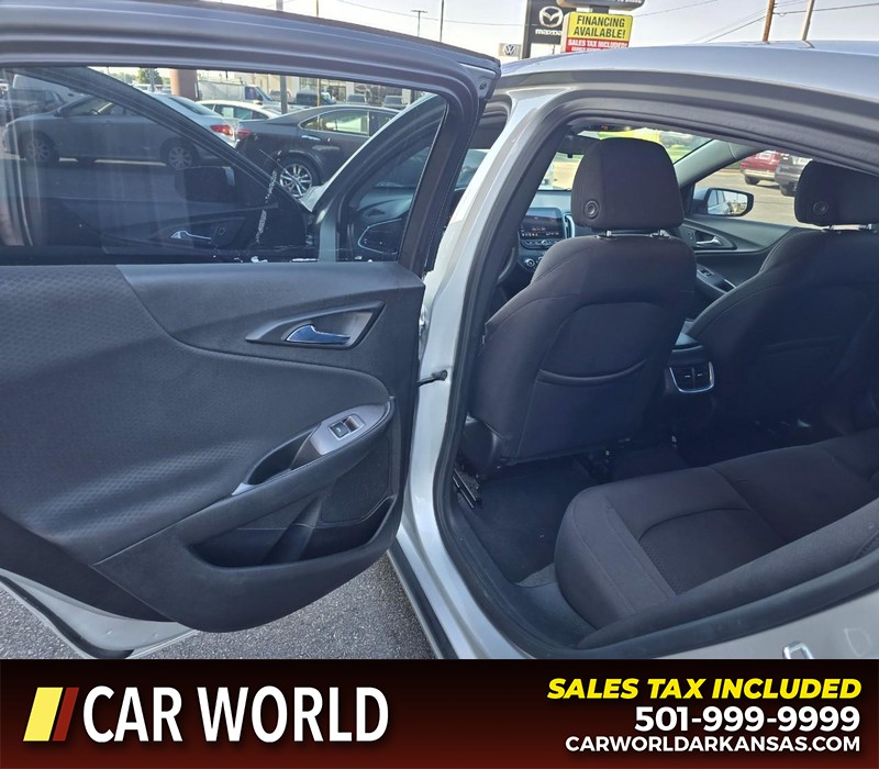 Chevrolet Malibu Vehicle Full-screen Gallery Image 9